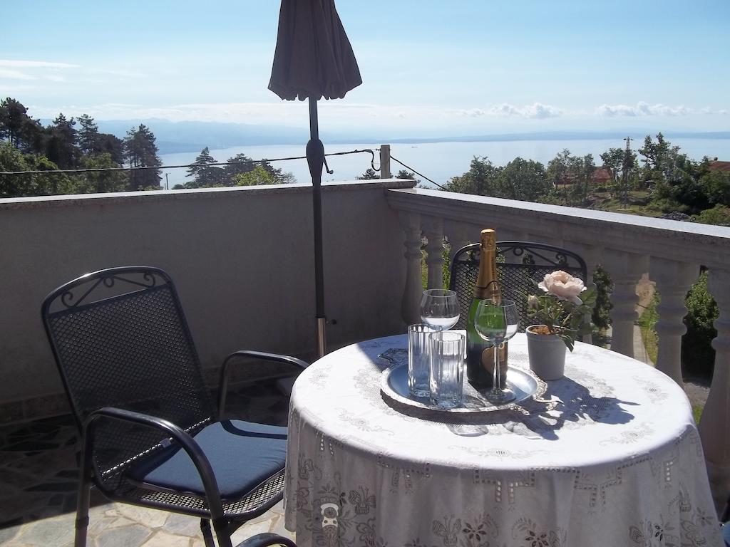 Apartments Ljubas Опатия Екстериор снимка